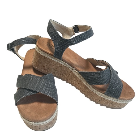 Toms Gray Platform Sandals - Picture 1 of 5